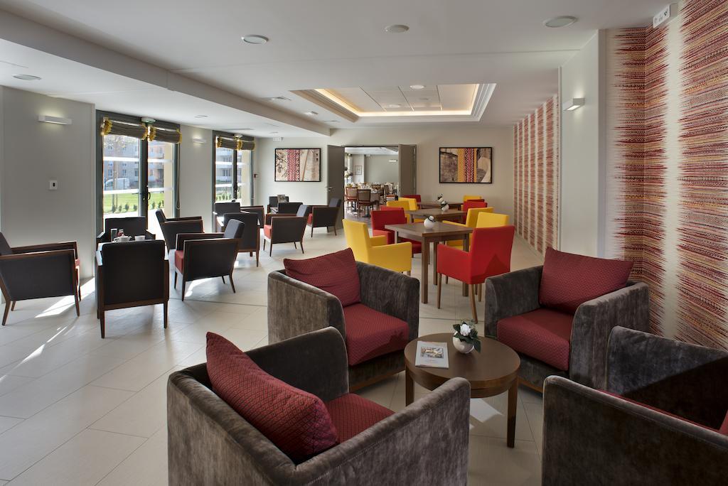 Domitys Les Cigales Du Luberon Aparthotel Cavaillon Luaran gambar